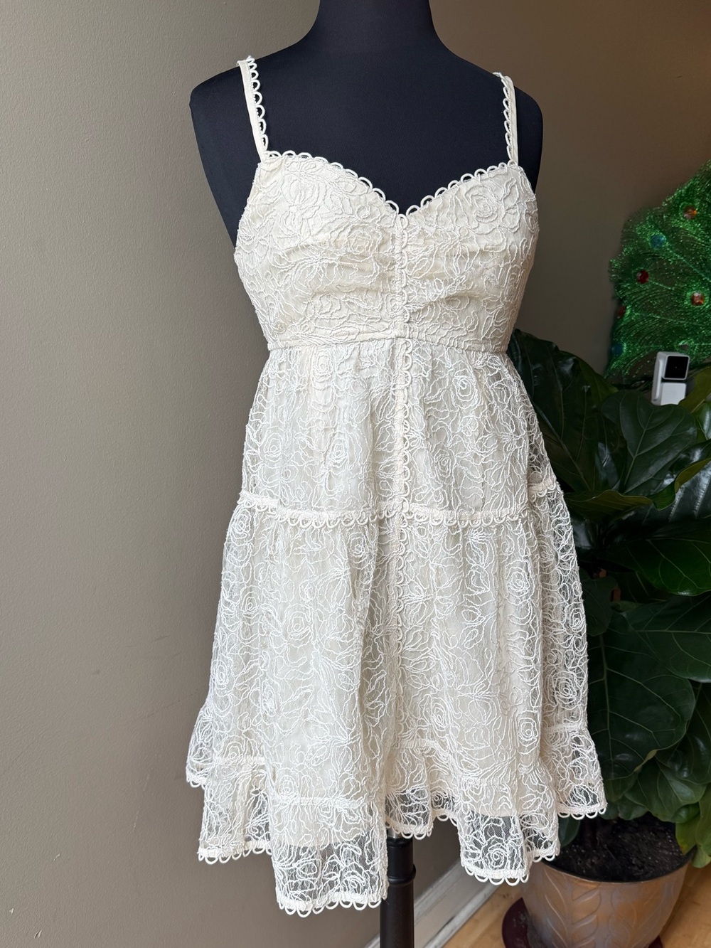 Listicle Cream Lace Spaghetti Strap Mini Dress